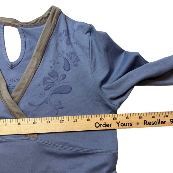 Athleta Shirt Womens Medium Blue Long Sleeve Athletic Active Wear V Neck - Picture 9 of 11